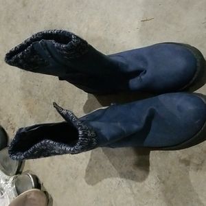 Brand new boots, with zipper